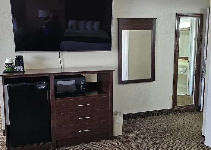 Baymont By Wyndham Midland Airport