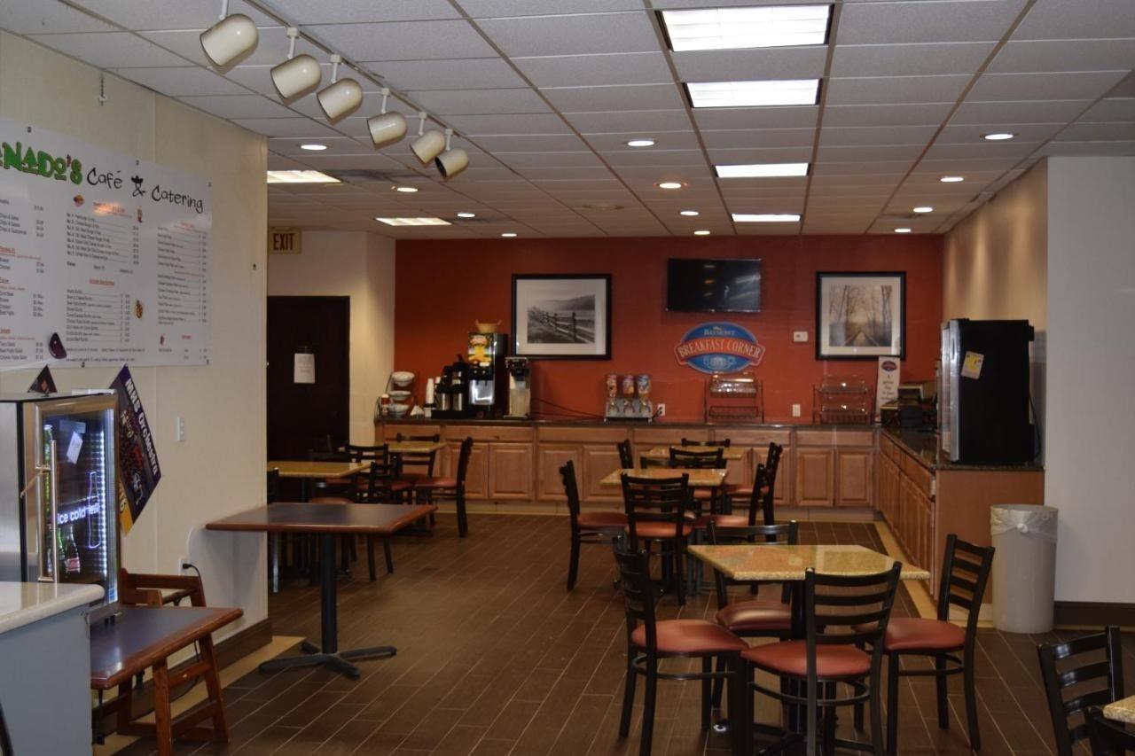 Hotel Baymont By Wyndham Airport