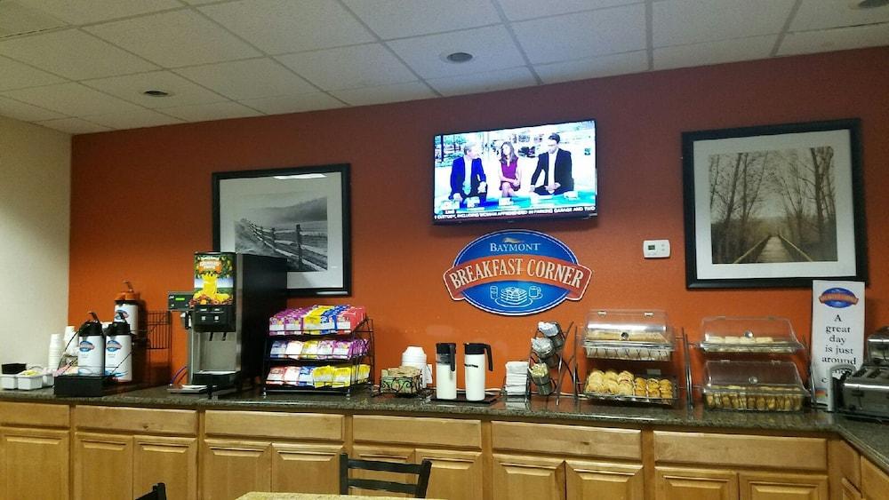 Baymont By Wyndham Airport Hotel
