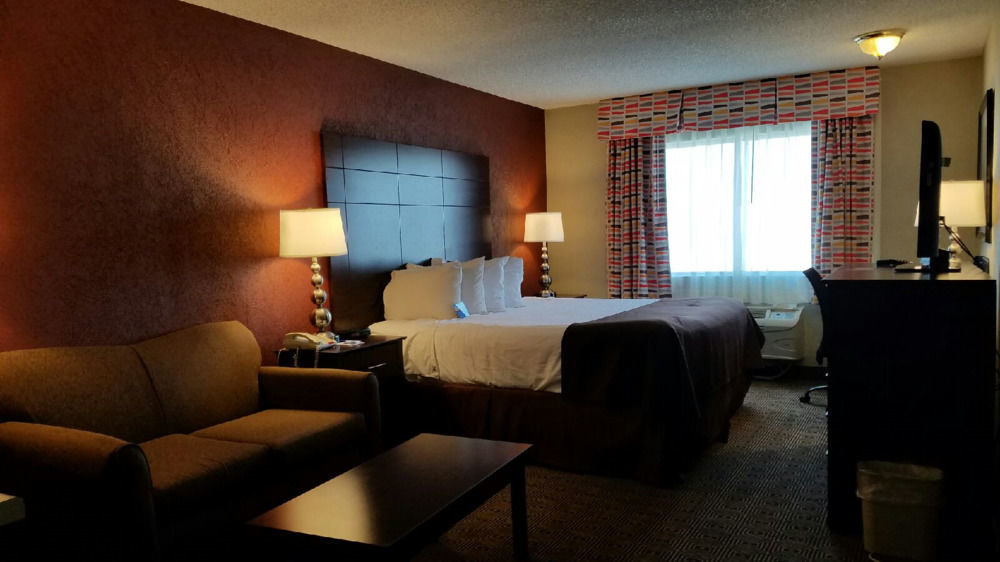 Hotel Baymont By Wyndham Airport 3*