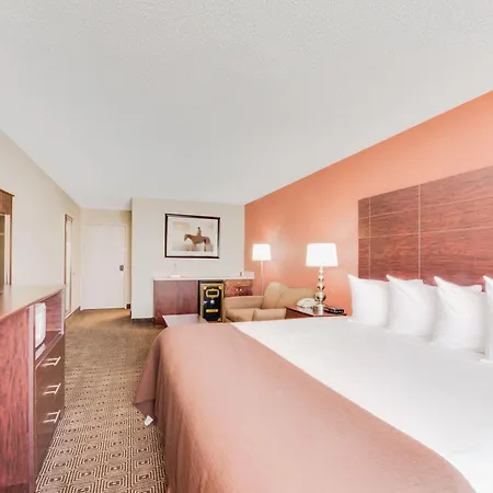 Hotel Baymont By Wyndham Midland Airport Exterior foto