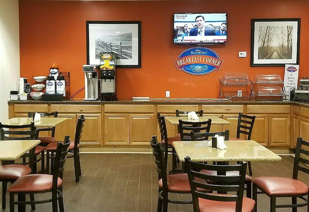 Baymont By Wyndham Airport 3*