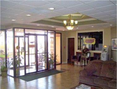 Baymont By Wyndham Airport Hotel 3*