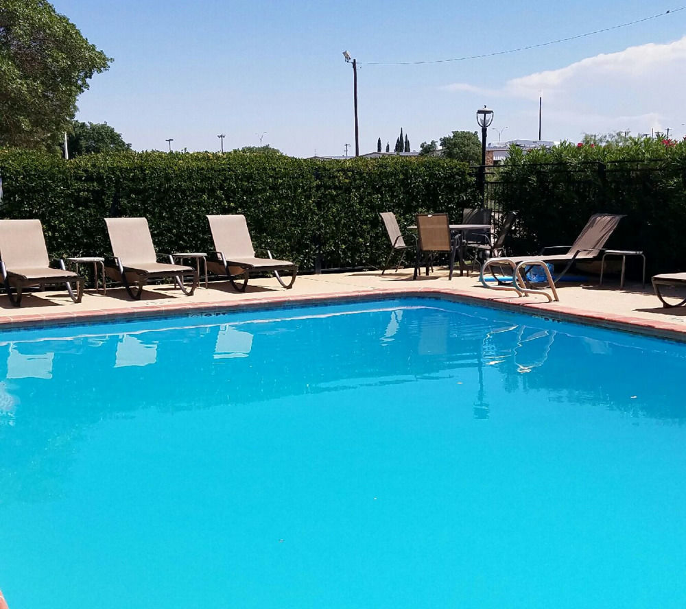 Hotel Baymont By Wyndham Airport 3*